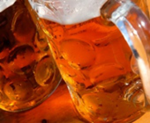 Literben kevesebbet iszunk, de a hazai söröket választjuk