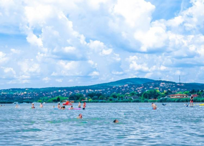 Újranyithat a vízminőség miatt bezárt négy velencei-tavi strand