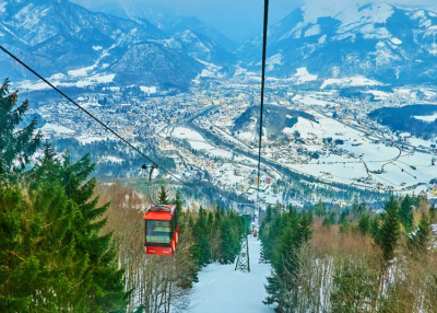 Ausztriában nyitva maradnak a sípályák, és lehet, hogy a hütték is