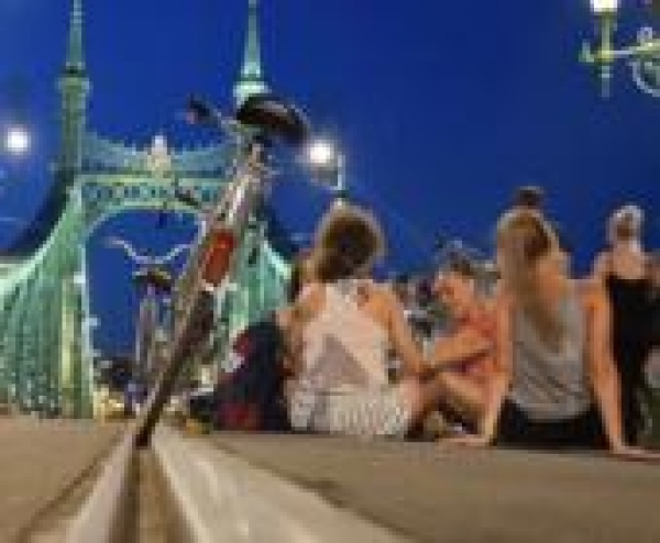 Négy nyári hétvégén a gyalogosoké a Szabadság híd