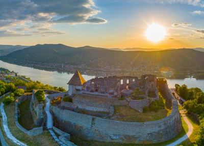 A Tavasz című kisfilmmel várja Visegrád a látogatókat