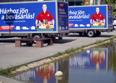Korlátozásokat vezetett be a Tesco, kevesebbet lehet rendelni az élelmiszerekből
